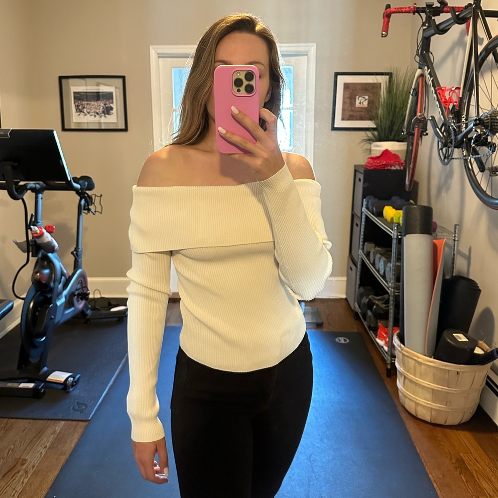 & Other Stories Fitted Off Shoulder Off-White Top Size S Great Condition